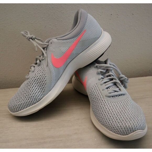 Nike 908999 016 Women’s Size 11 Gray/Pink Revolution 4 Running Sneakers - Picture 1 of 5